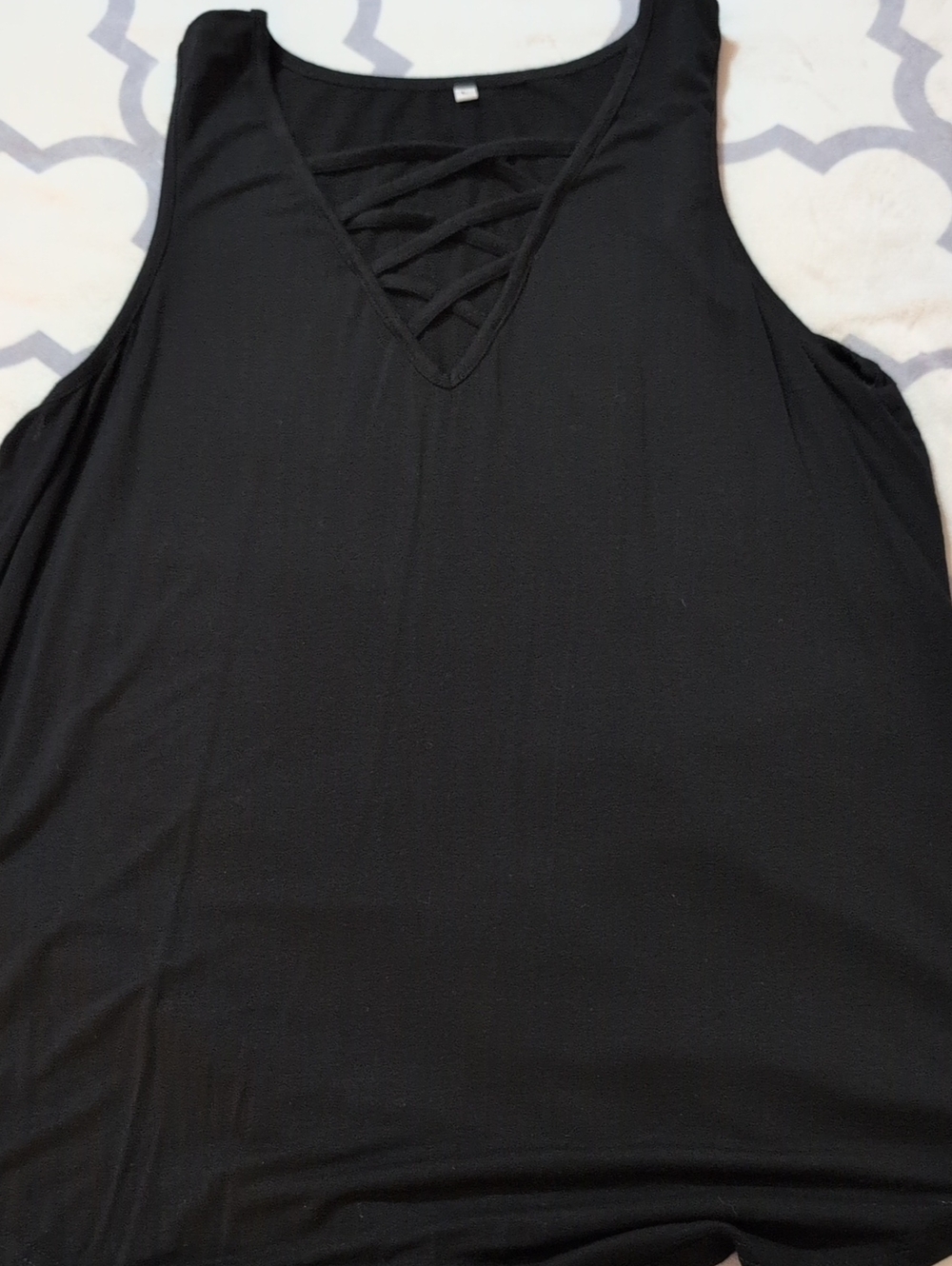 SHEIN Black Crisscross V-Neck Sleeveless Tank